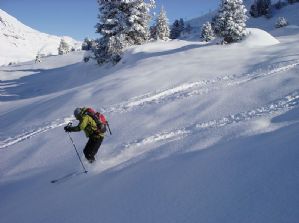P. De Smedt op ski met de Patrol 35